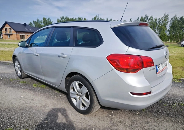 Opel Astra cena 16900 przebieg: 258000, rok produkcji 2011 z Sieradz małe 277
